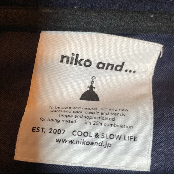 NIKO AND...Hooded poncho sweater - Picture 2 of 4